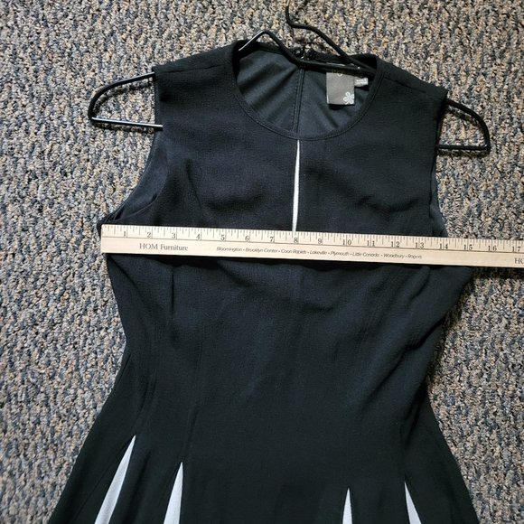 Gorgeous Taylor Pleated Peekaboo Black and White Party Dress Size 2 - Picture 9 of 9